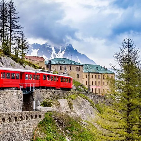 Chamois Blanc - Quiet Close To The Town Centre - By Cozee * 霞慕尼